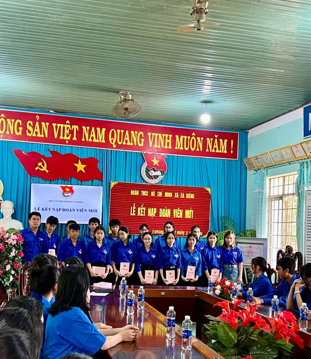 KẾT NẠP ĐOÀN VIÊN